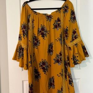 BNWT boho peasant off-the-shoulder dress with bell sleeves - medium